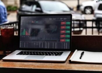 Криптовалюта растет на фоне краха американских банков: как себя ведет биткоин