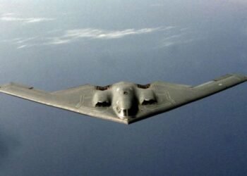 Биткоин упал ниже 100 тысяч на фоне ракетных ударов США по Ирану. Почему эксперты верят в восстановление крипты?