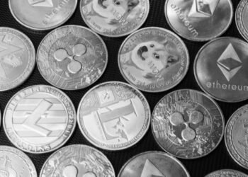 Аналитики выделили три перспективных альткоина