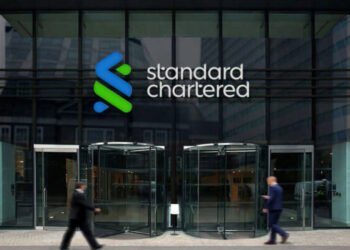 Банк Standard Chartered запускает торговлю криптой для инвесторов на фоне популярности Биткоина. Что это значит?