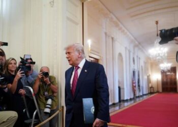 Дональд Трамп подписал законопроект GENIUS о стейблкоинах. Как это происходило?