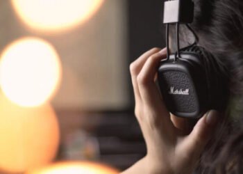 В сети появилась утечка плейлистов знаменитостей из Spotify. Какие треки слушают криптомиллиардеры?