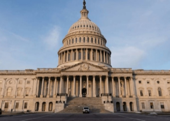 Сенаторы пытаются продвинуть застопорившийся Clarity Act, достигнув компромисса по доходности стейблкоинов