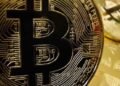 Почему сезон альткоинов до сих пор не наступил? Следите за ценой биткоина в октябре 2026 года!