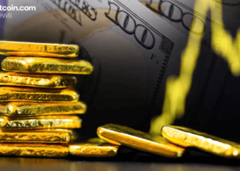Золото подешевело на 0,7% на фоне того, что индекс доллара США (DXY) удерживается вблизи отметки 99,32, а доходность 10-летних облигаций приближается к 4,6%