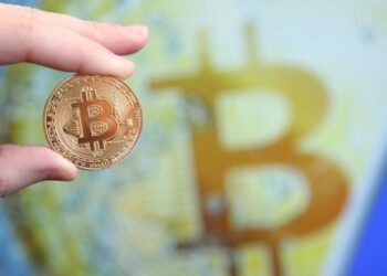Майнеры не верят в дно биткоина