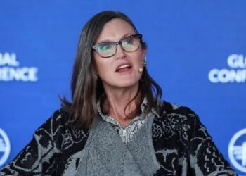 Разворот в позиции Кэти Вуд: «Binance не была причиной октябрьского обвала!»