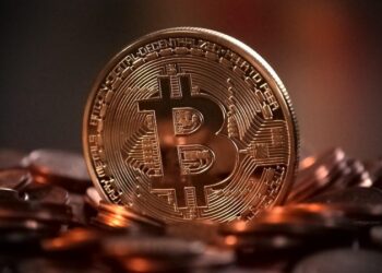 BlackRock: Долг США толкает инвесторов к биткоину и золоту