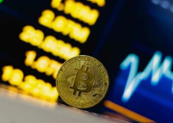 Биткоин и альткоины растут, но аналитик предупреждает: эти уровни могут спровоцировать серьезные колебания