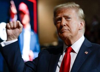 Суд решит, кому принадлежат твиты Трампа