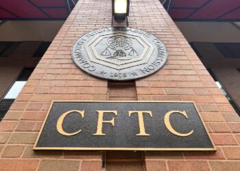 CFTC и SEC выполняют свои регуляторные обещания, предоставляя исключения, несмотря на застопорившийся закон CLARITY Act
