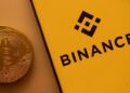 С биржами Binance за сутки было выведено 13 800 BTC, при этом цена биткоина удерживается на уровне выше 83 тыс. долларов