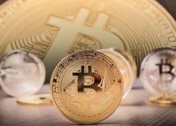 Биткоин без поддержки ETF: рынок замер перед ФРС