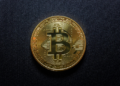 Китайский аналитик призывает к «терпению» в отношении биткоина и альткоинов!