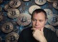 Бенджамин Коуэн предупреждает о серьезности ситуации с биткоином: мы, возможно, находимся на заключительном этапе великого экономического спада